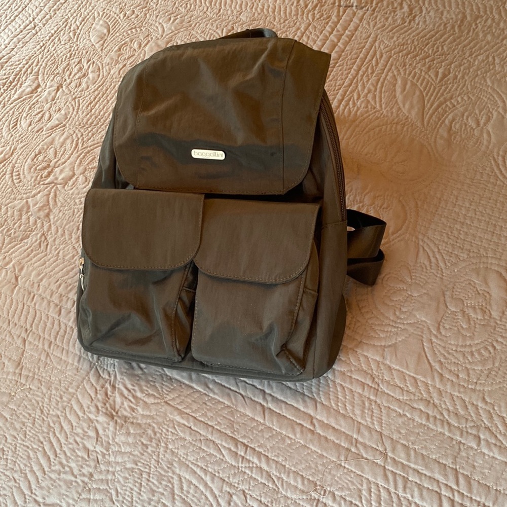 Baggallini mission backpack ,charcoal color